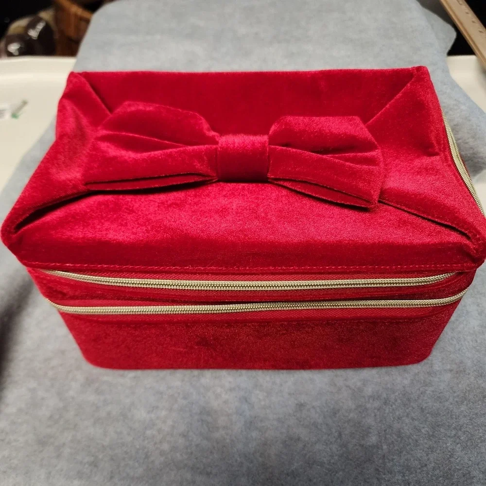 Estee Lauder‎ Red Velvet Bow Cosmetic Bag Double Zip Travel Makeup Case Storage